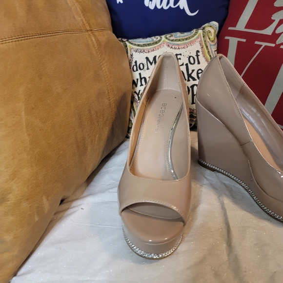 Women's BCBGeneration Jaz Pump Platform Peeptoe Wedge - Picture 2 of 8